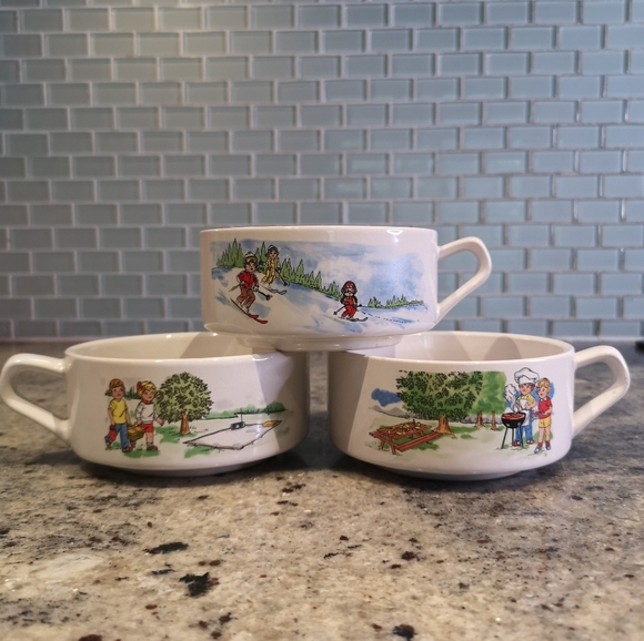 Vintage Campbell's Soup Kids 4.5" Bowls/ Mugs, Picnic, BBQ And Skiing - Picture 1 of 12